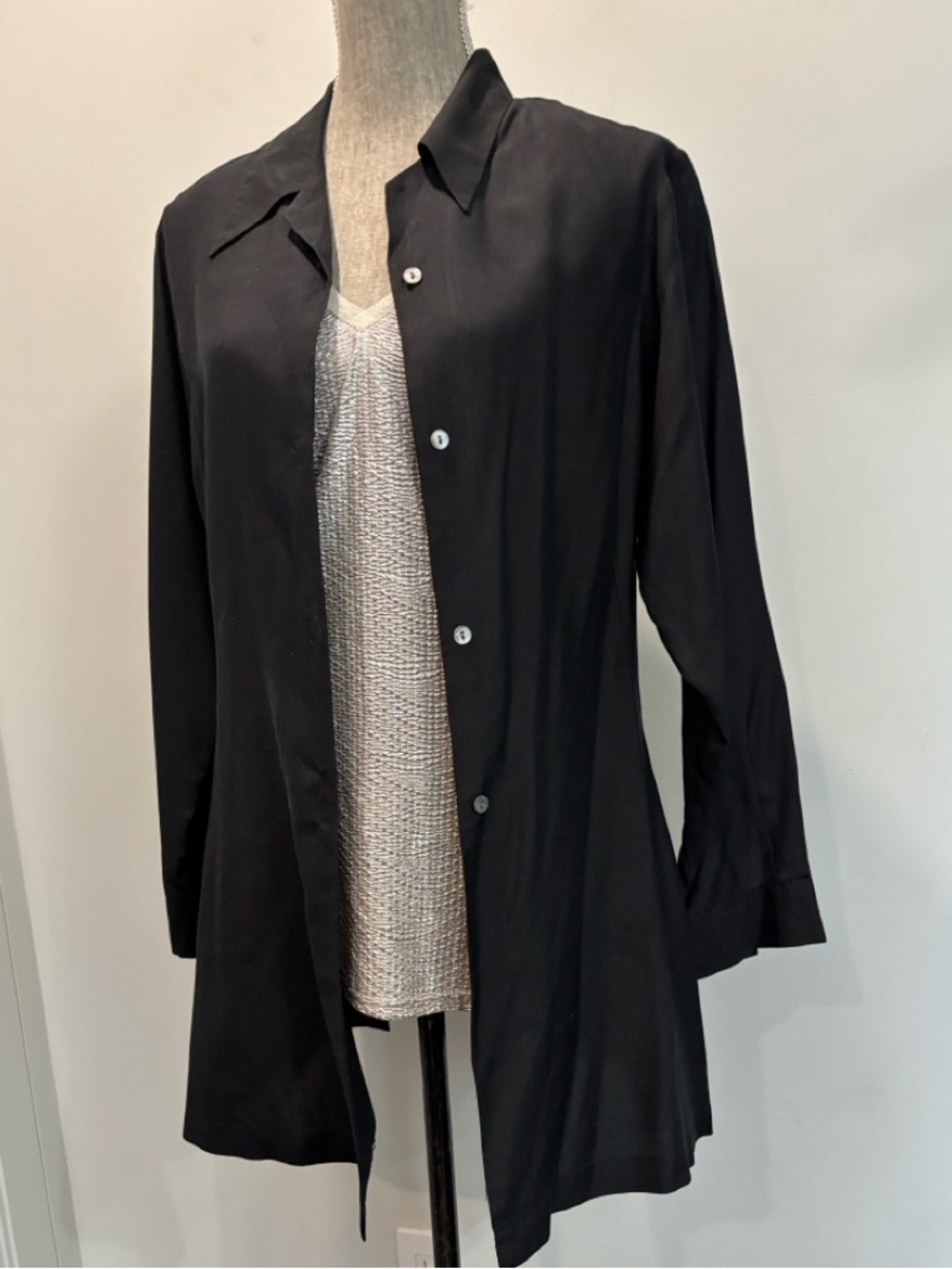 Club Monaco Black Silk Duster Jacket Blouse Longline Button Front Size Medium - Picture 2 of 16